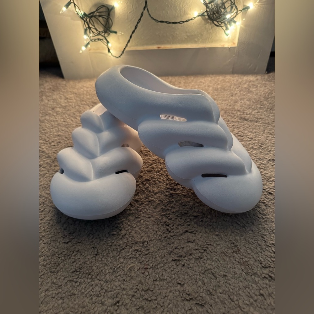 Callie Lives Cloud Slip-On's